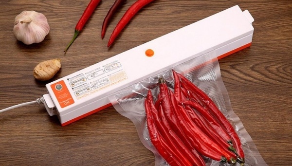 máy hút túi chân không mini